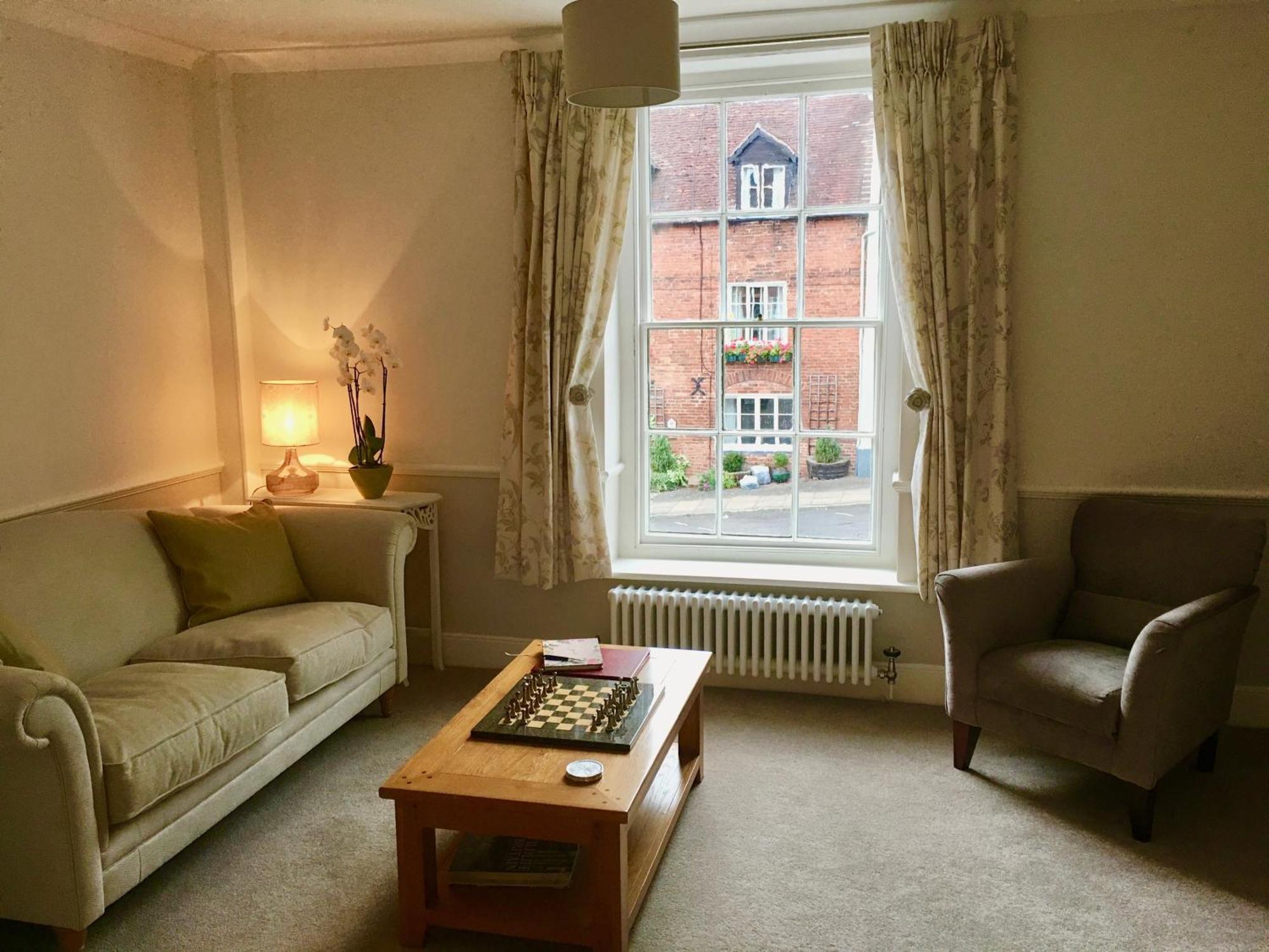 Luxury 2 Bed Apartment With Free Parking Ludlow Esterno foto
